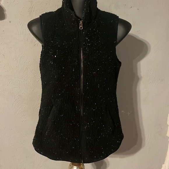 XS Old Navy black insulated sleeveless lined flared hem sweater vest jacket - Picture 1 of 14